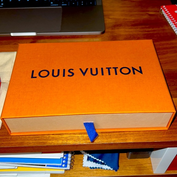 Brand new LV X NBA  Woody Glasses case - Picture 4 of 7